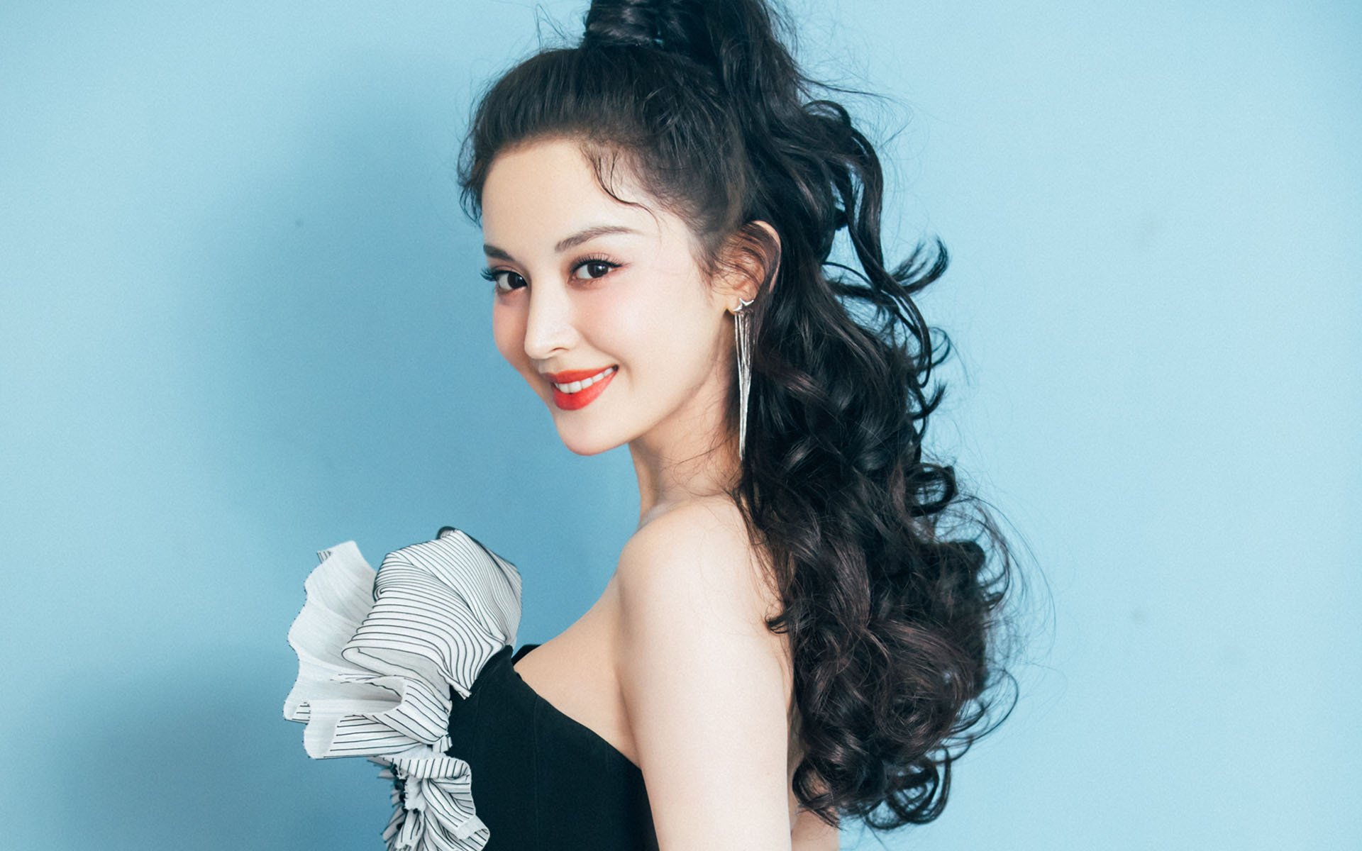 Kaiyun(中国)开云-今年联盟三分球命中排行榜,谁的手感最火热?,本赛季球队三分球命中率排行榜